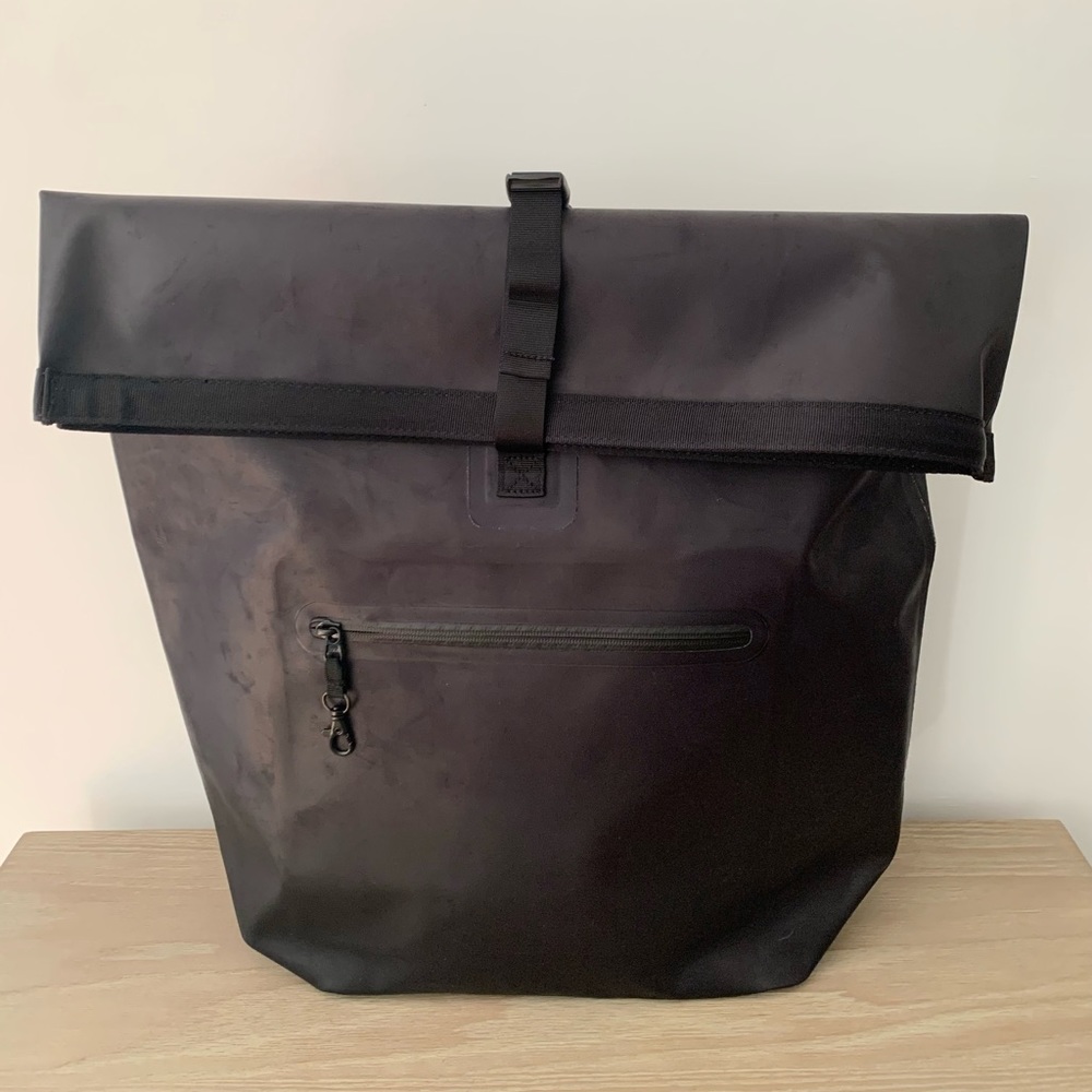 Mark & Graham WATERPROOF ROLL TOP BACKPACK - Picture 7 of 9